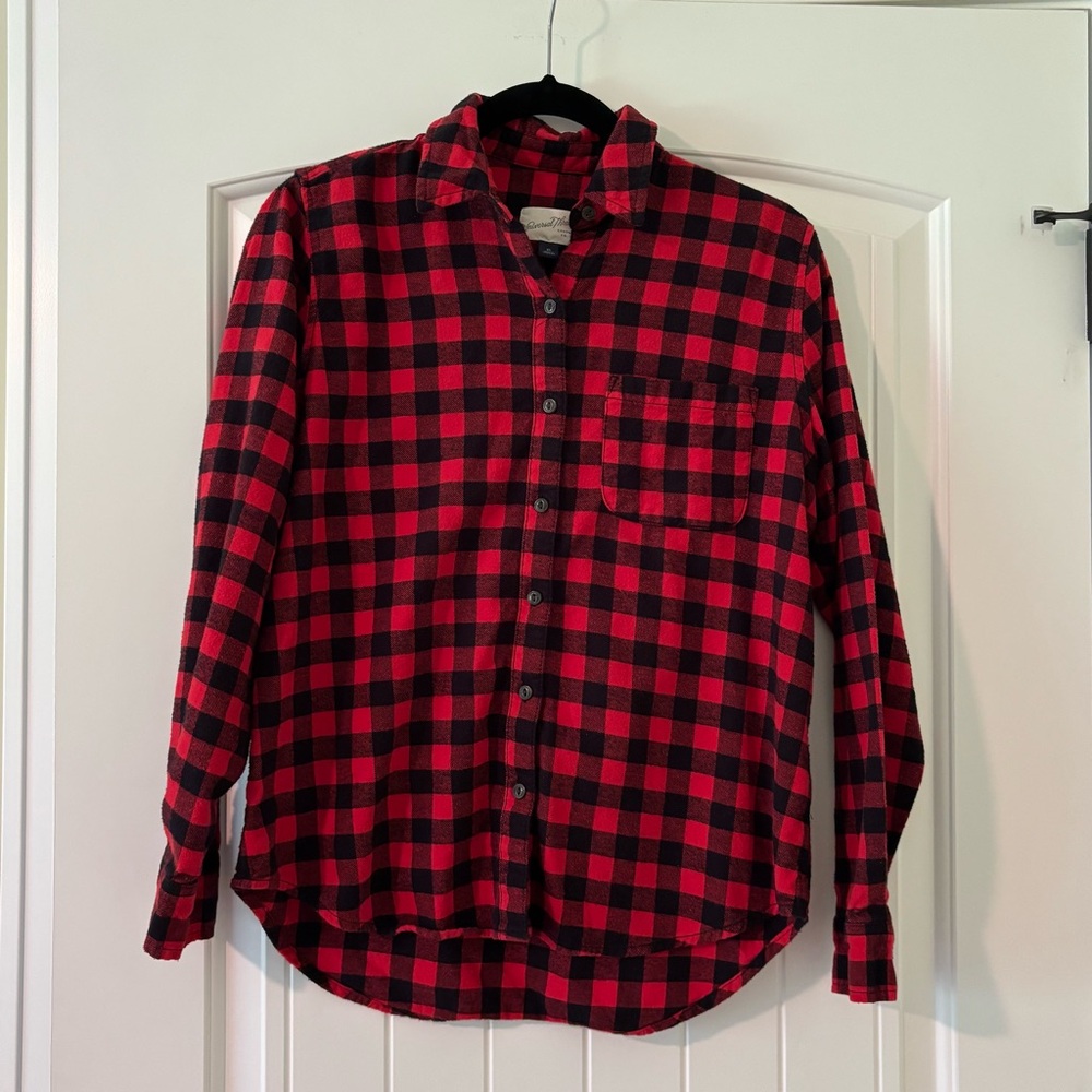 Universal Thread Red and Black Buffalo Plaid Flannel Shirt